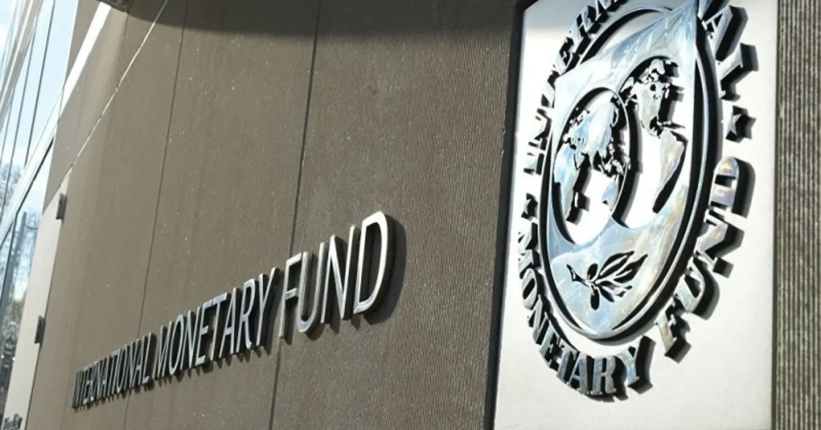 Gobierno solicita al FMI adelantar la revisión de la situación fiscal del país