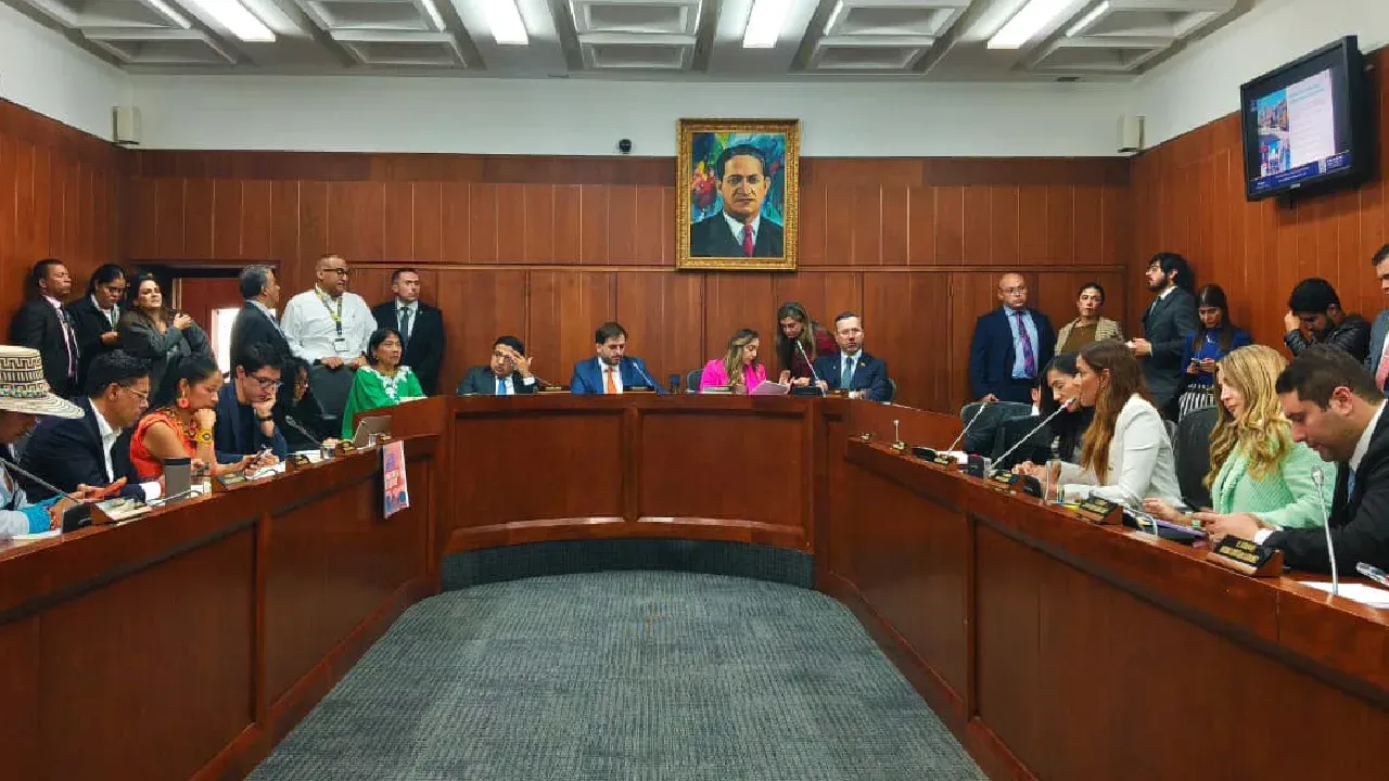 Gobierno solicita al Congreso ampliar en $4 billones el presupuesto de Vivienda para reconstrucción