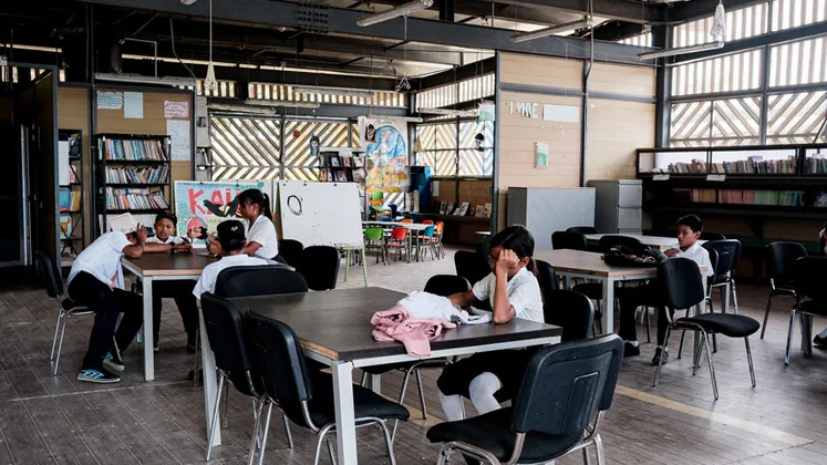 Gobierno propone que particulares administren colegios públicos por hasta 12 años
