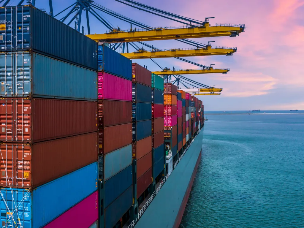 Gobierno y CCI estructuran borrador de decreto para destrabar inversiones en puertos