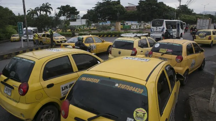Gobierno nacional expide decreto para modernizar el servicio de taxi