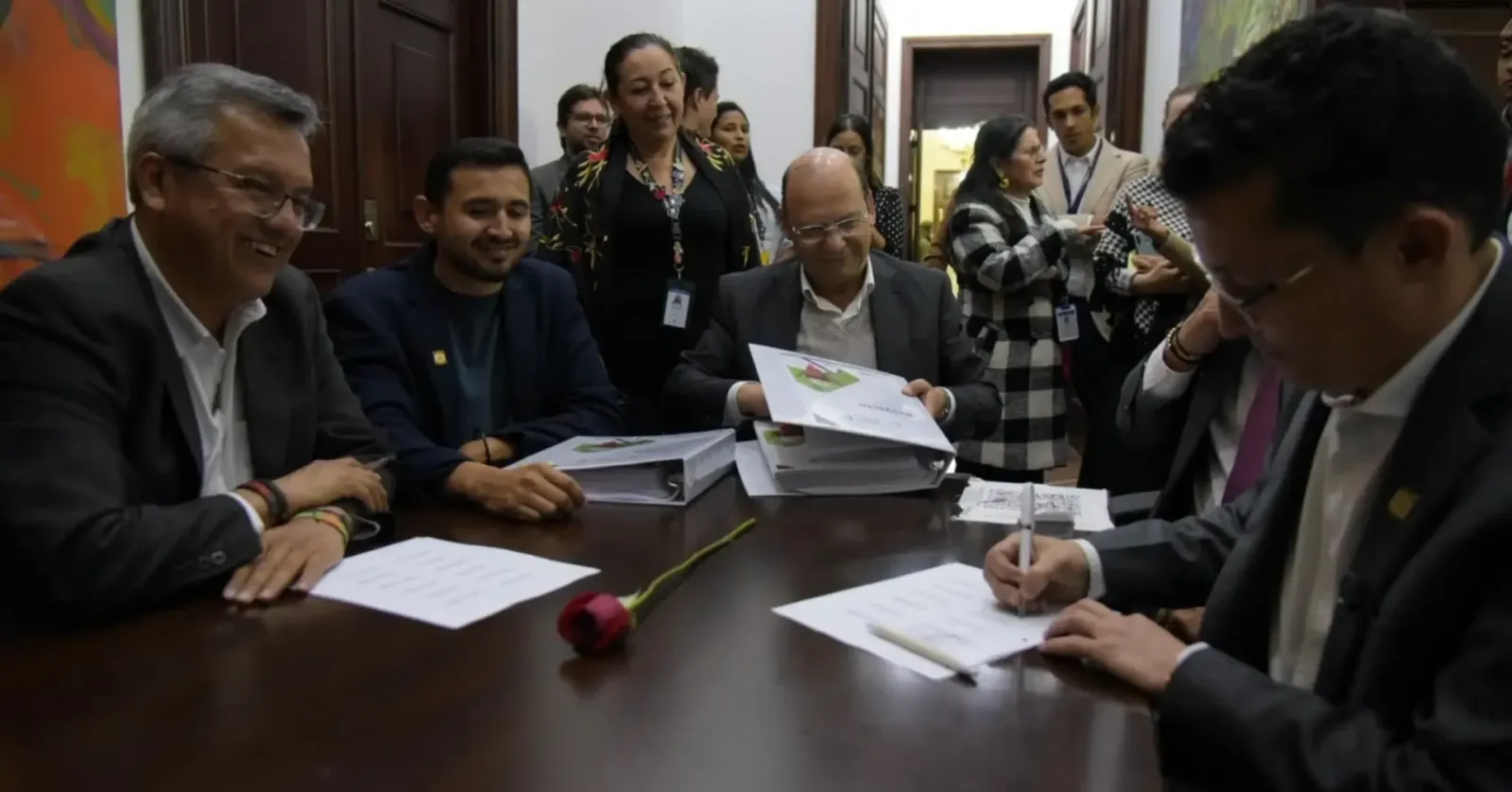 Gobierno envía al Congreso el Presupuesto 2027 por $575,6 billones y una reforma tributaria que busca $21,9 billones