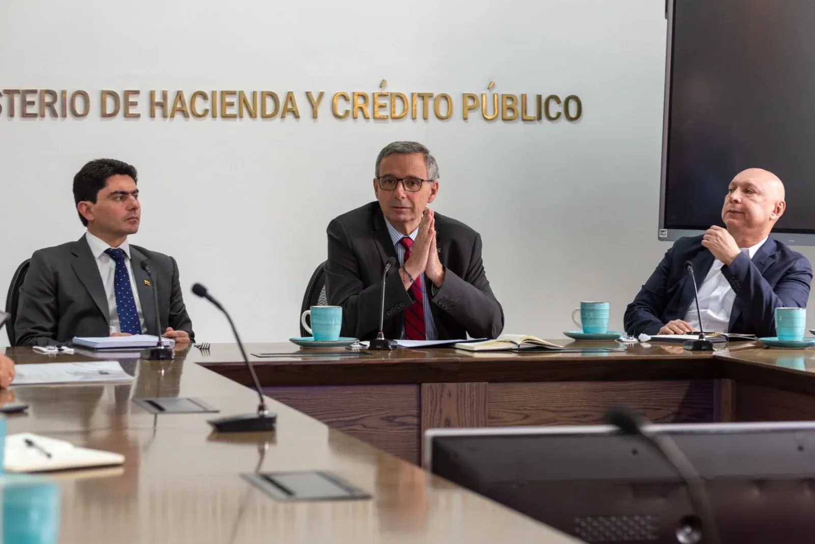 Gobierno radica Presupuesto de $634,9 billones para 2027, $59 billones más que el proyecto de Petro
