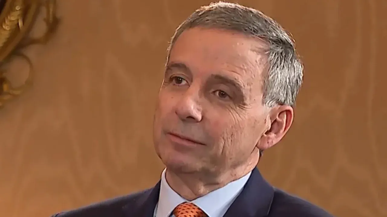 Ministro de Hacienda anuncia revisión de impuestos como IVA y 4x1.000