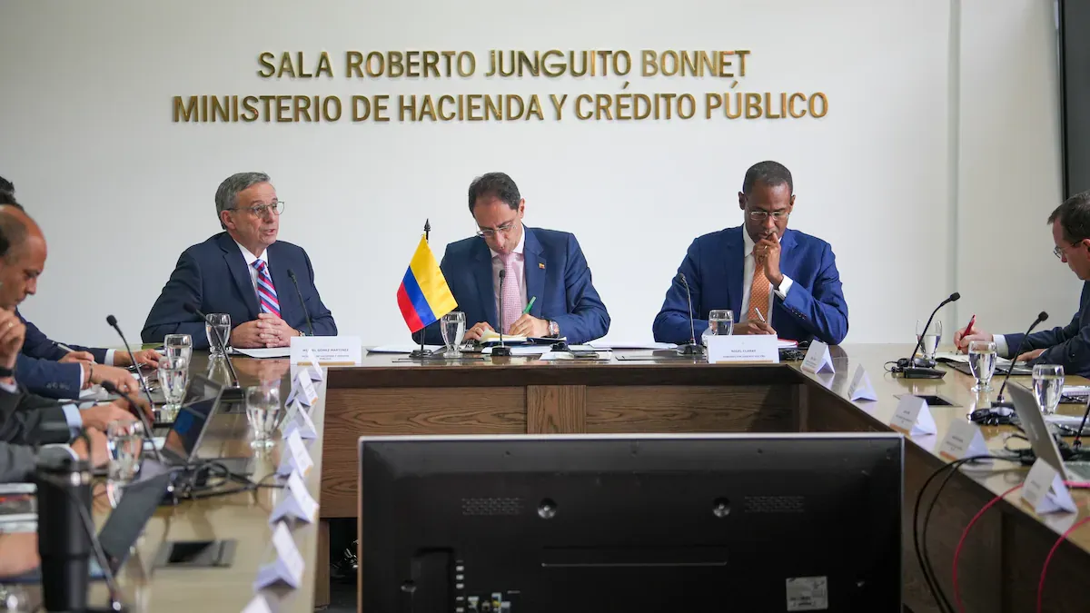 Colombia pide al FMI una evaluación formal de su economía