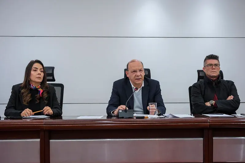 Gobierno suspende mesas de transición y rechaza un empalme anticorrupción