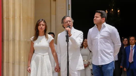 Gustavo Petro cierra su etapa en la Casa de Nariño y deja paso a Abelardo de la Espriella