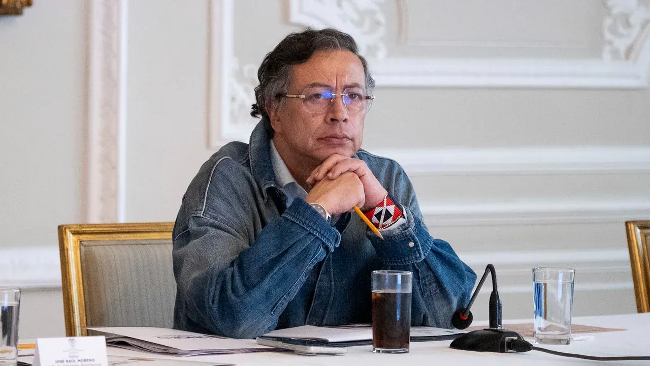 Petro ordena que ningún cuartel sirva para la posesión presidencial del 7 de agosto