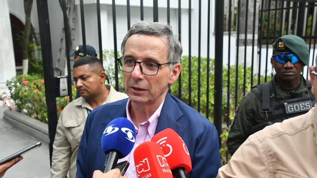 Nuevo ministro de Hacienda calificó de “no ético” aprobar una tributaria en las últimas semanas del gobierno Petro