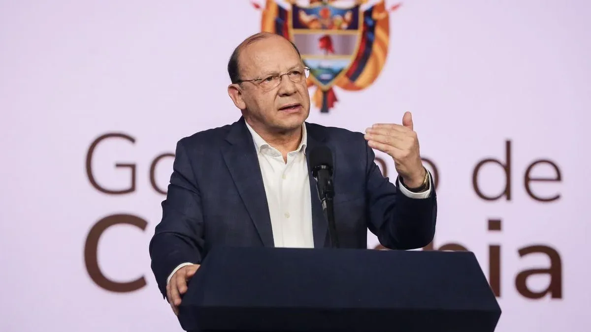 Germán Ávila defiende el manejo fiscal y afirma que la pobreza se redujo en cinco millones de personas