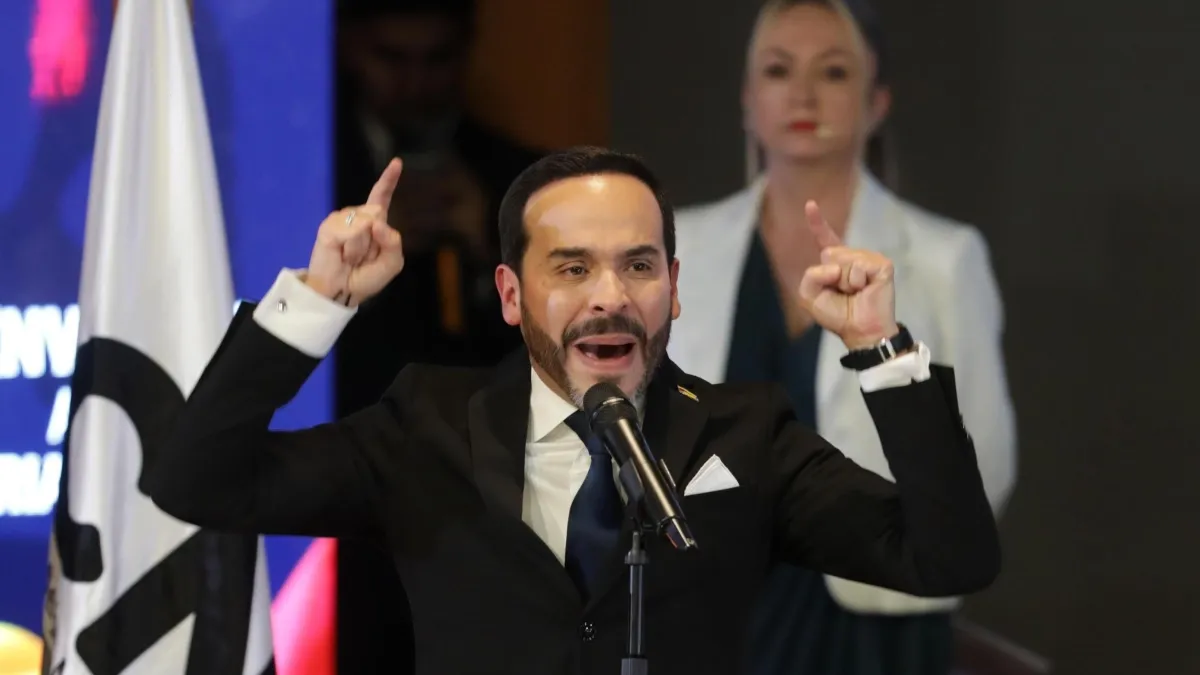 De la Espriella suspende el empalme y denuncia un supuesto plan golpista del gobierno saliente