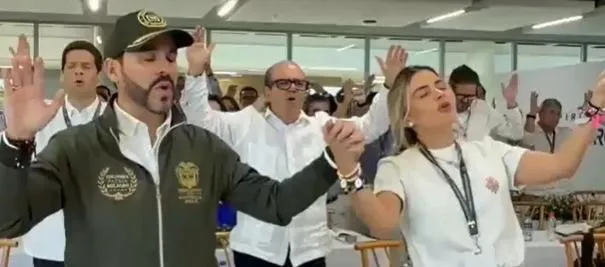 De La Espriella reúne a su gabinete en un retiro espiritual y pide poner a Dios en el centro de cada decisión