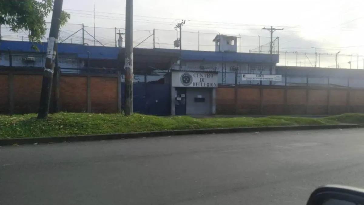 Por orden del Presidente Abelardo, el Inpec trasladó a 120 presos de Buenaventura