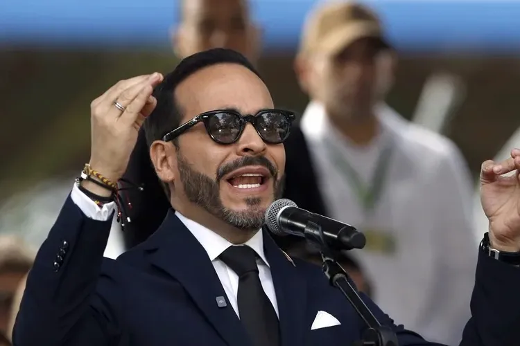 Abelardo de la Espriella confirma su investidura en Cali y anuncia el cierre de catorce embajadas