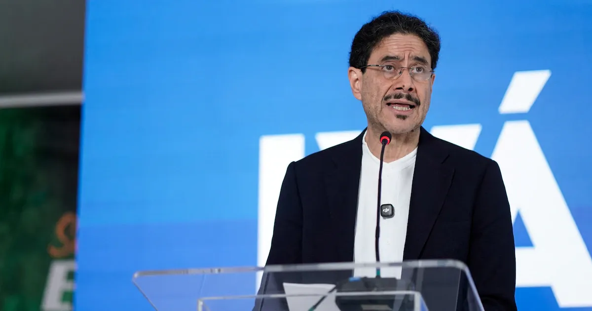 Iván Cepeda aclara si renunciará a su curul en el Senado tras cuestionar la elección de Abelardo de la Espriella
