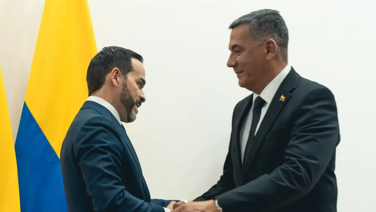 Jorge Eduardo Mora asumió como ministro de Defensa y envió un mensaje a la fuerza pública