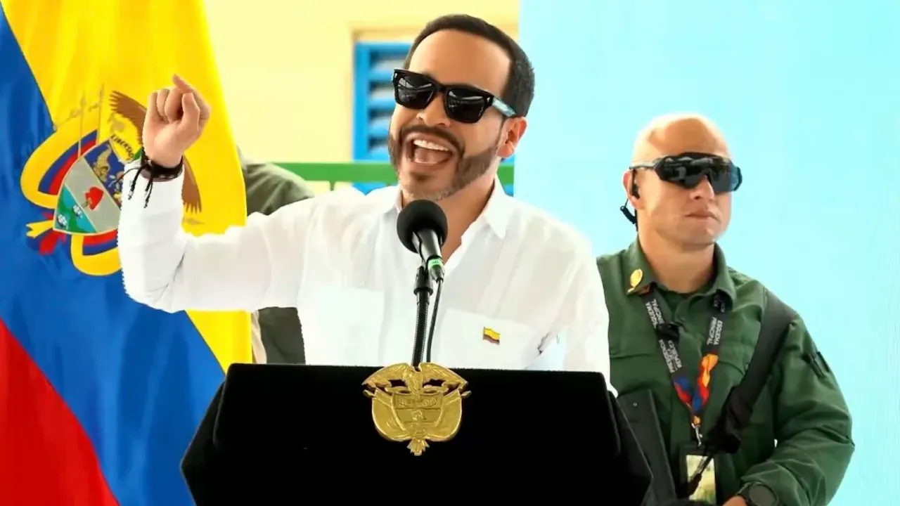 De La Espriella entregó una nueva institución educativa en Barranquilla y pidió que los jóvenes no sean sometidos a adoctrinamientos ideológicos