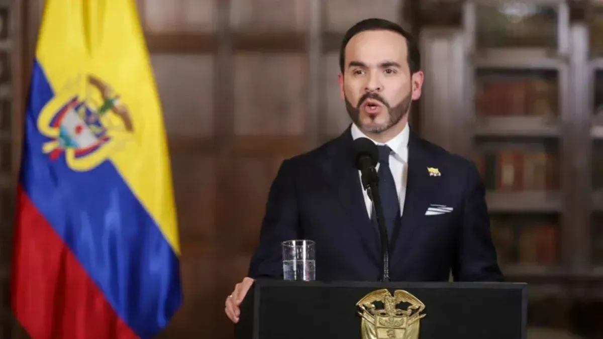 Juez ordena a De la Espriella disculparse por vulnerar la neutralidad religiosa en su posesión