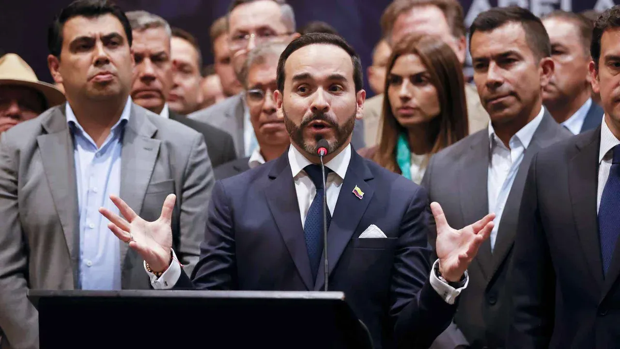 Juez ordena al presidente De la Espriella disculparse por vulnerar la neutralidad religiosa en su posesión