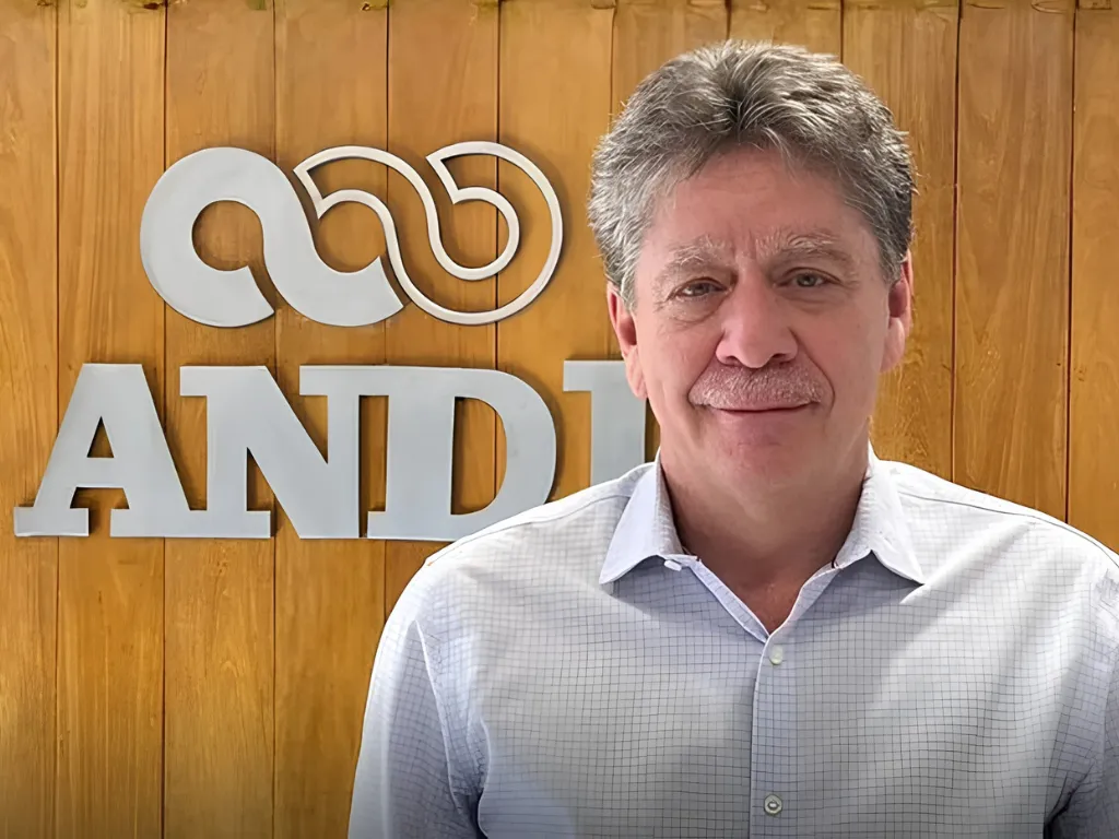 Junta directiva de la ANDI analiza la renuncia de Bruce Mac Master con respaldo regional y tensiones con el Gobierno