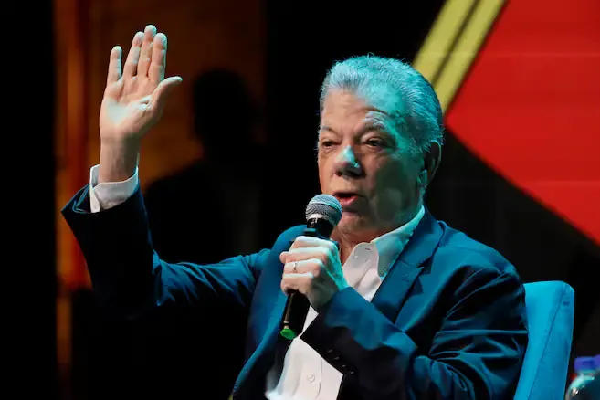 Santos le recuerda a De la Espriella la obligación constitucional de implementar el Acuerdo de Paz