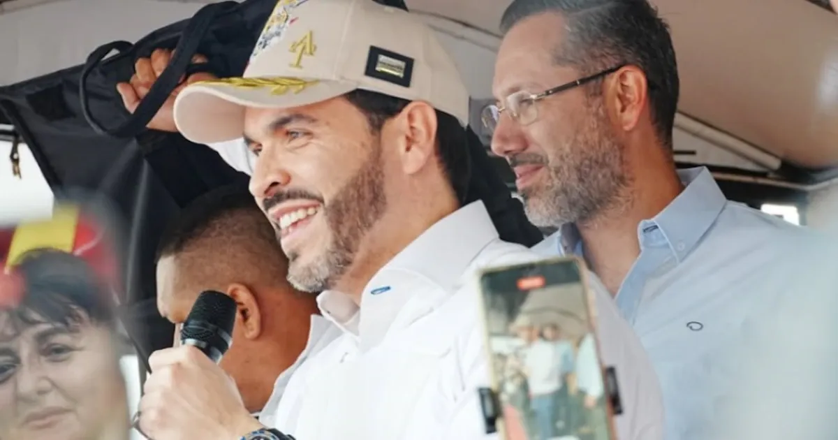 Oposición solicita renuncia del ministro de Vivienda tras ausencia durante emergencia por sismo