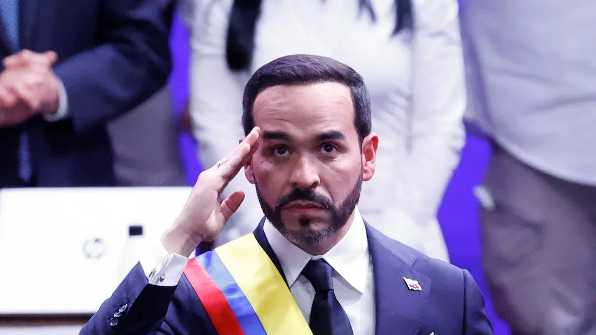 Exmilitar de la Guardia venezolana pide ayuda a De la Espriella y denuncia presunta persecución