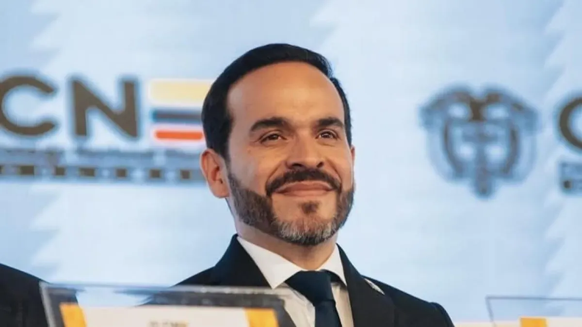 Investigan cinco vehículos por denuncia de plan para atentar contra Abelardo de la Espriella