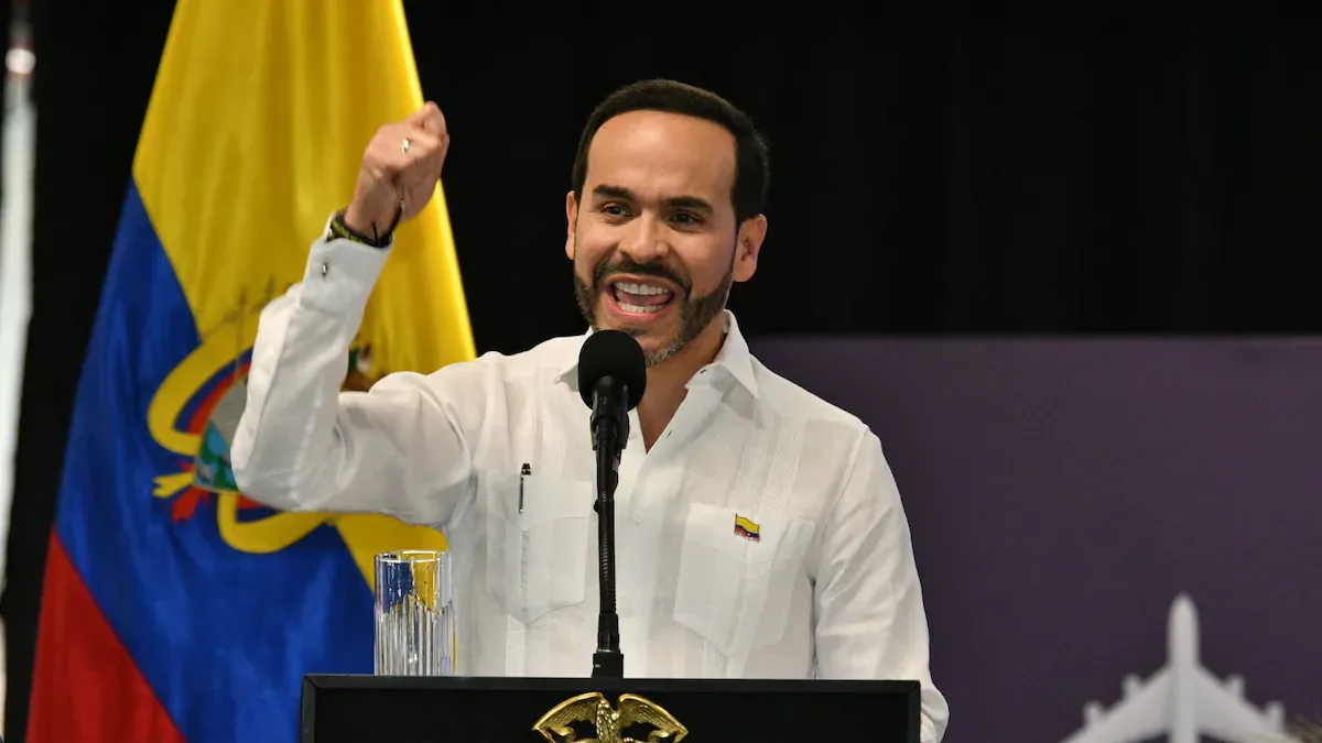 Presidente De la Espriella oficializa convenio para modernizar el aeropuerto Ernesto Cortissoz