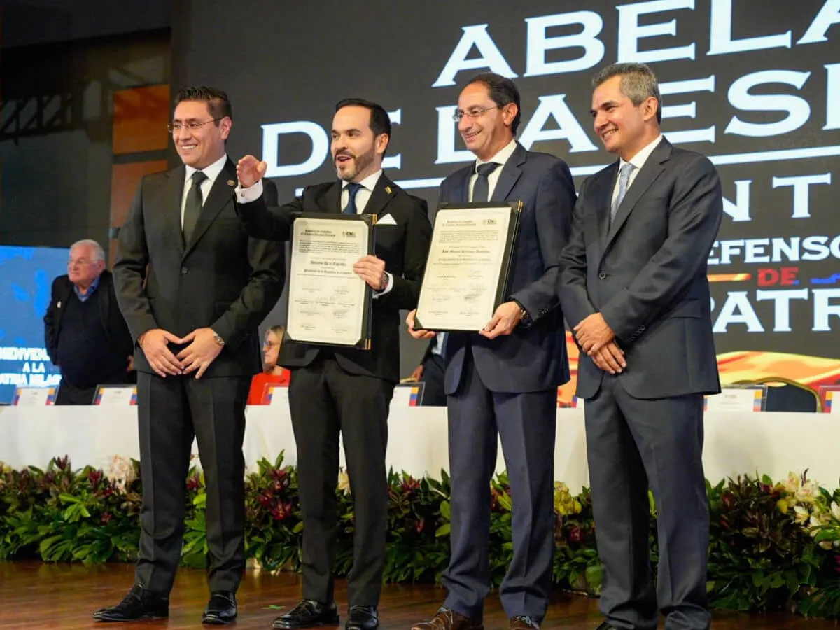 Así se conforma el equipo de empalme que prepara la llegada de De la Espriella al poder