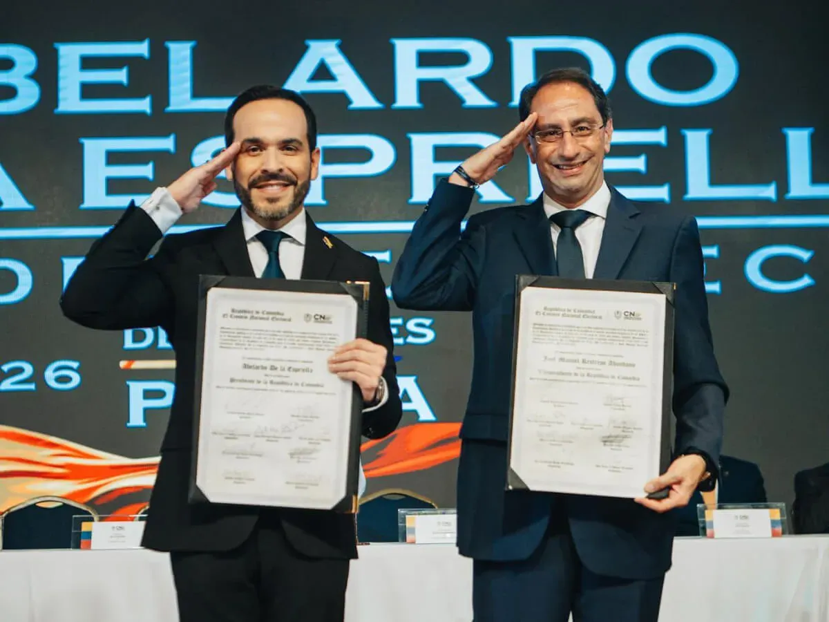 El equipo de De La Espriella ajusta el empalme y Restrepo toma la vocería