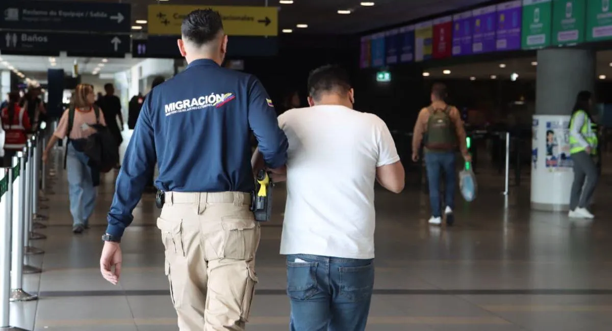 Migración Colombia reporta más de 5.900 deportados y expulsados durante el gobierno Petro