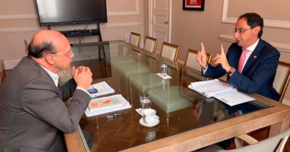 Ministerio de Hacienda presentó balance de su primera semana de empalme: recargo dominicial, baja de tasas y desempleo en 8%