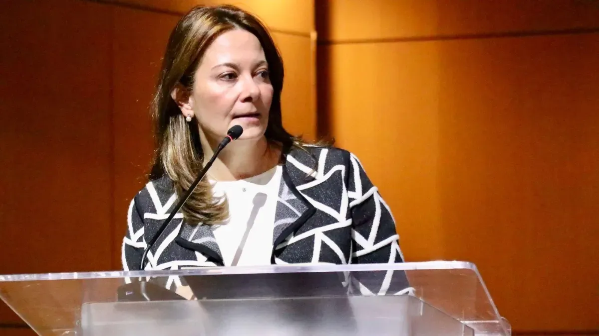 Ministra de Salud congela contratos y denuncia red de corrupción ante la Fiscalía