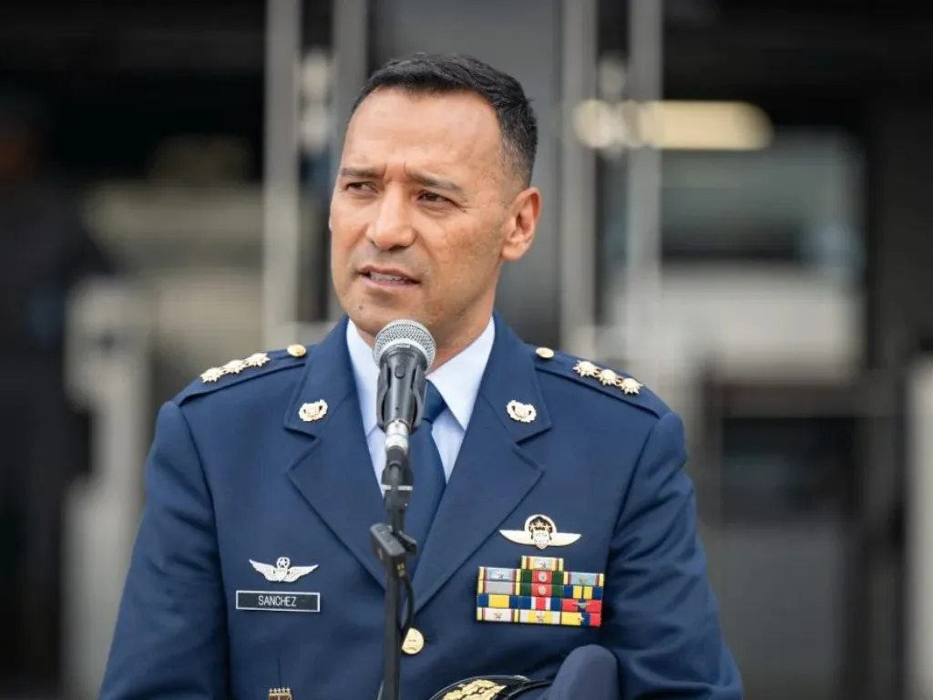 Ministro de Defensa garantiza respeto al orden constitucional y reconoce al gobierno electo de De La Espriella