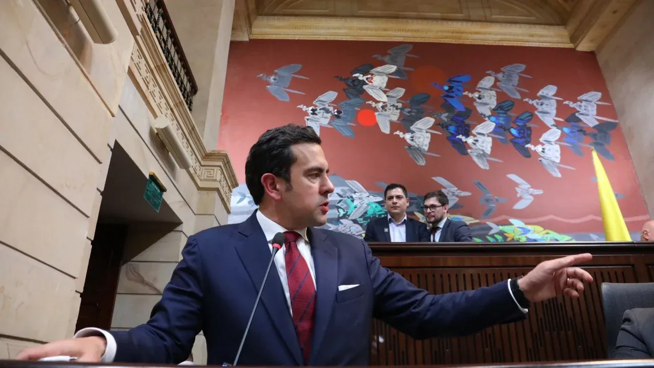 Ministro del Interior defiende el ingreso de la Fuerza Pública a universidades públicas