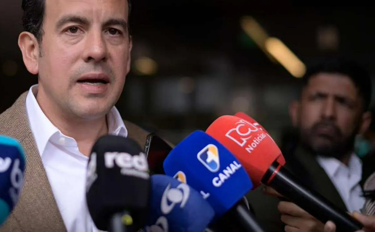 Denuncian presuntas irregularidades por $62.000 millones en contratos de Bomberos del gobierno Petro