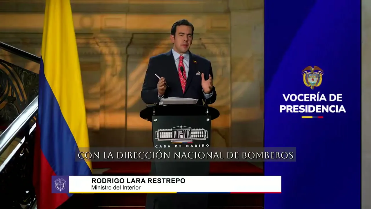 Ministro del Interior denuncia presuntas irregularidades en la Dirección Nacional de Bomberos durante el gobierno Petro