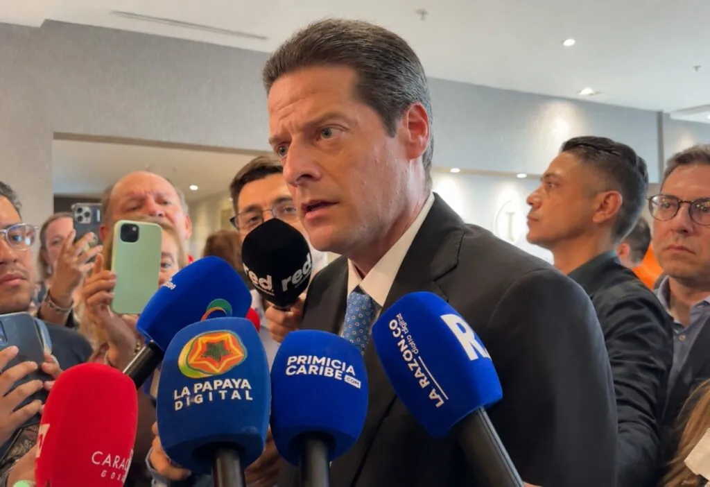 El Gobierno anuncia nuevos acuerdos comerciales con Emiratos Árabes, El Salvador y Japón