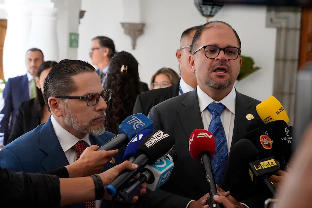 Ministro Reimberg anticipa trabajo conjunto en seguridad con el gobierno que asumirá el 7 de agosto