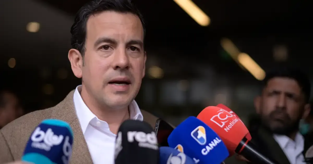 Ministro Lara denuncia presuntas irregularidades en la Dirección de Bomberos durante el gobierno Petro