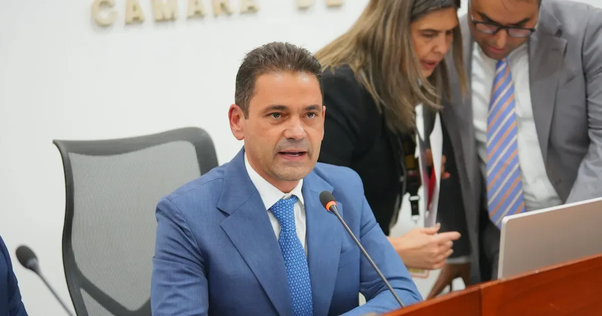 Congreso advierte a ministros que no asistan al debate del presupuesto