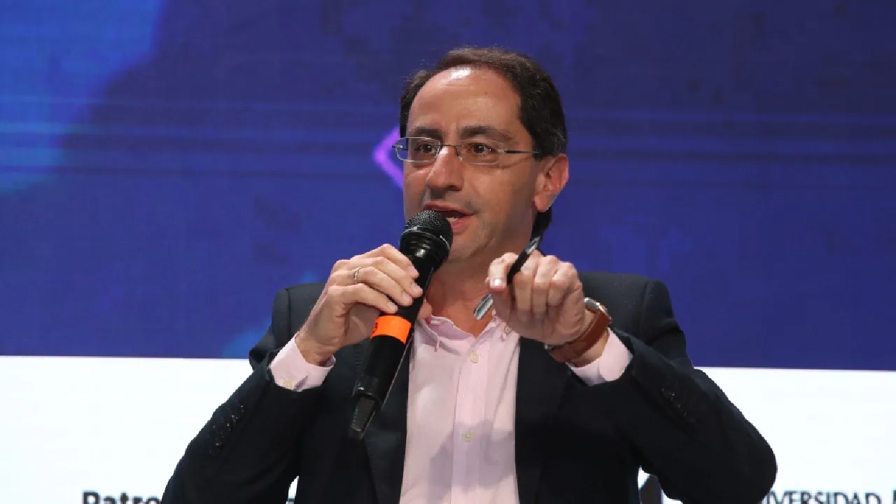 Viceministro Restrepo propone una ruta fiscal basada en cifras reales