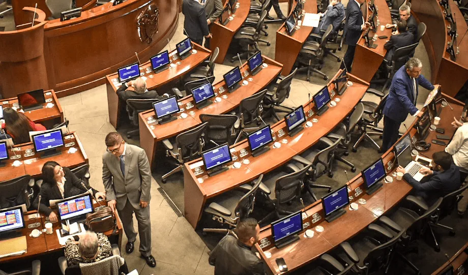 Once organizaciones políticas quedan alineadas con el gobierno en el Congreso para 2026