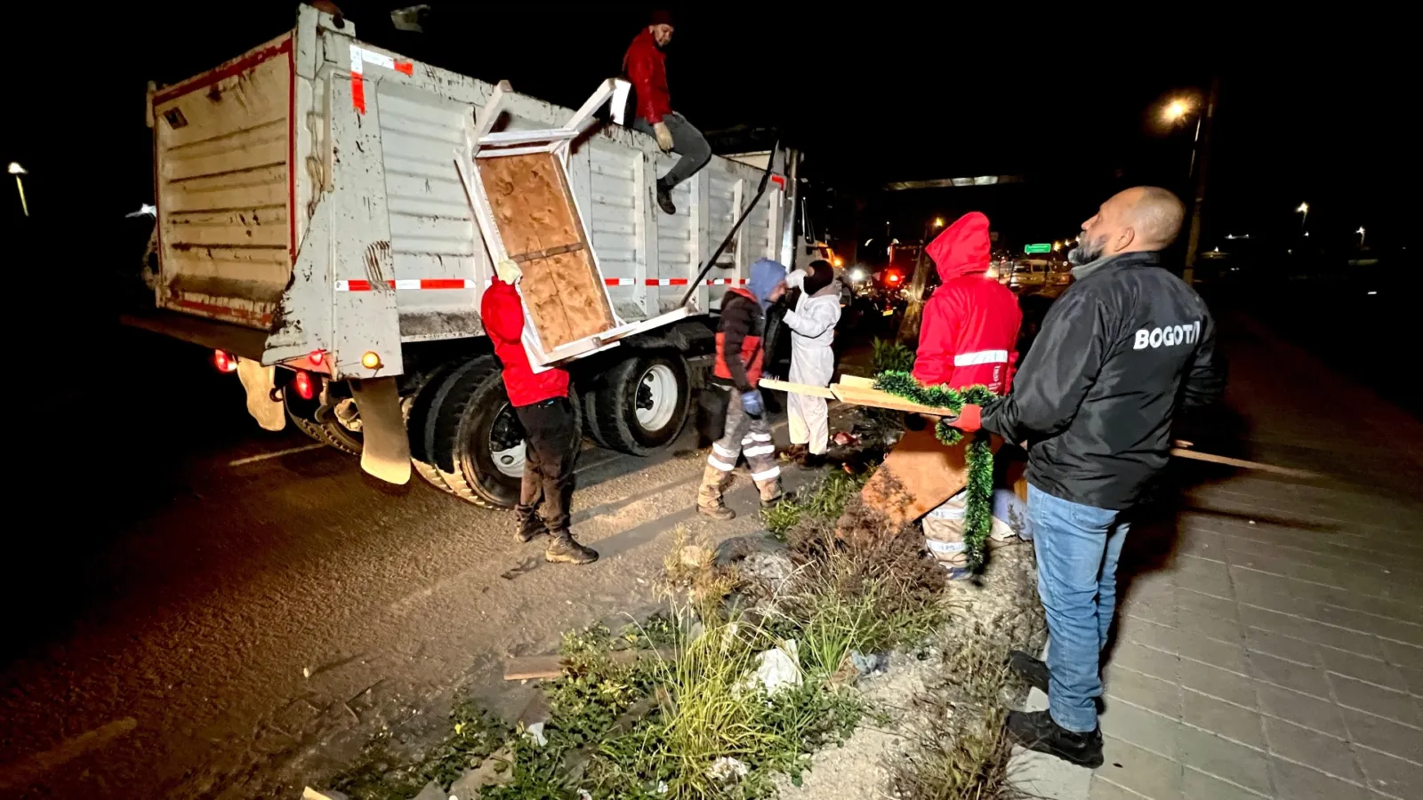 Operativo en Kennedy recupera 2.500 metros cuadrados de espacio público en 12 barrios