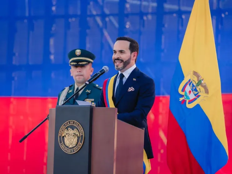 Abelardo De la Espriella arrancó su mandato en Cali con un discurso de una hora y 17 minutos