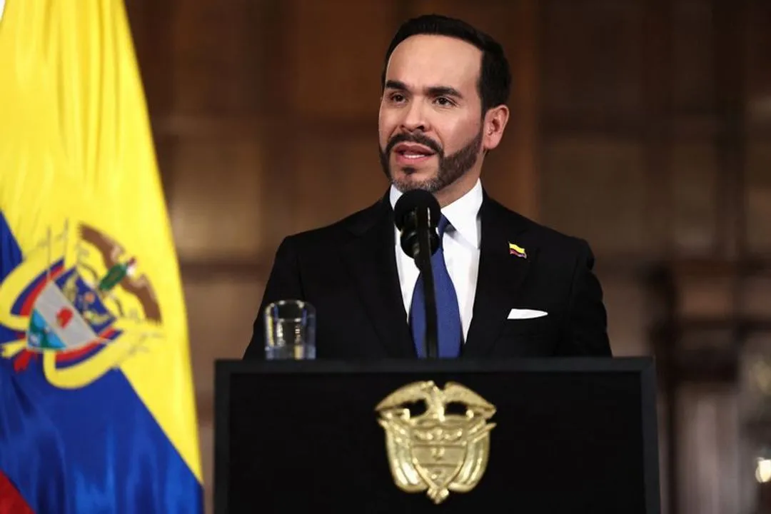 Juez ordena al presidente De la Espriella retirar videos donde aparece entre cadáveres