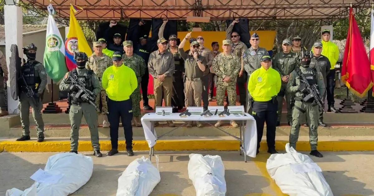 Ordenan retirar publicaciones en las que aparece De la Espriella junto a cadáveres