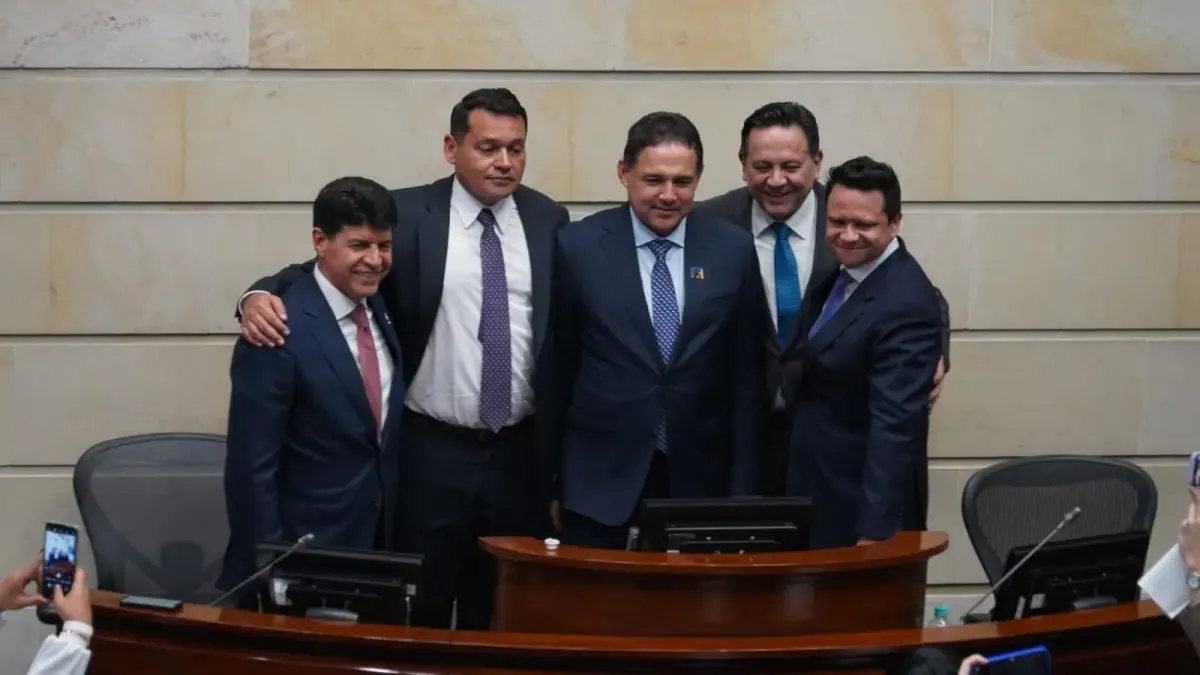 Izquierda y derecha se unen en el Senado para derrotar al candidato cercano a De la Espriella