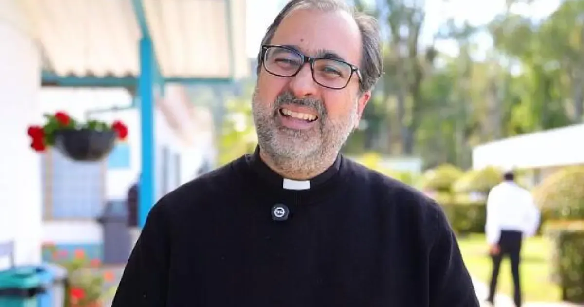 Reemplazan al padre designado por De la Espriella en cinco consejos universitarios